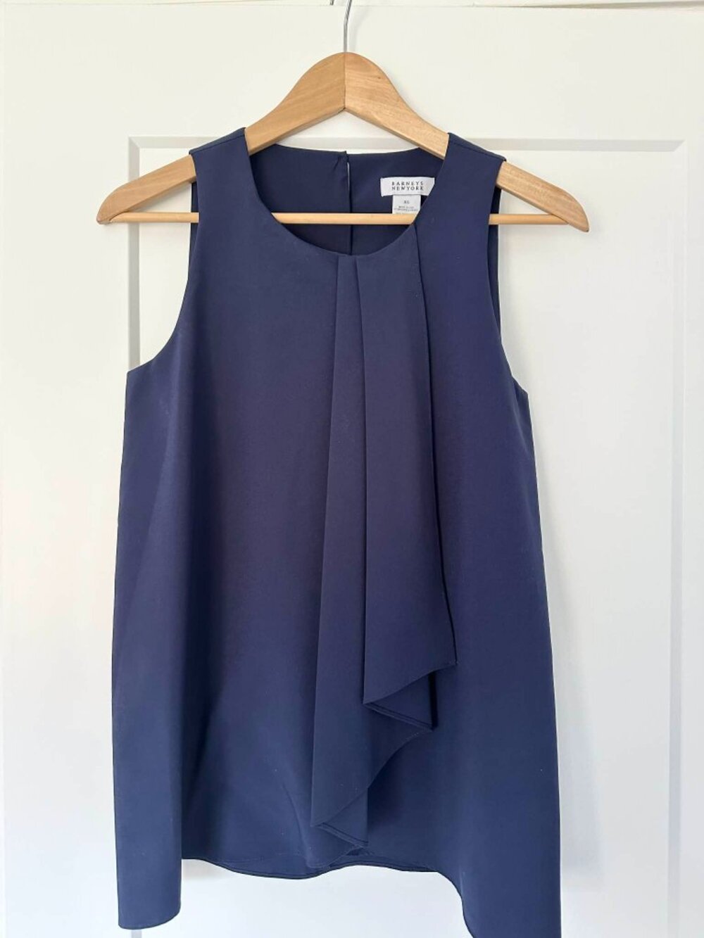 Barneys New York Women's Navy Sleeveless Blouse XS